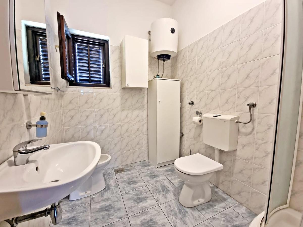 Apartman Irena With Terase End Private Parking Donji Okrug  Buitenkant foto